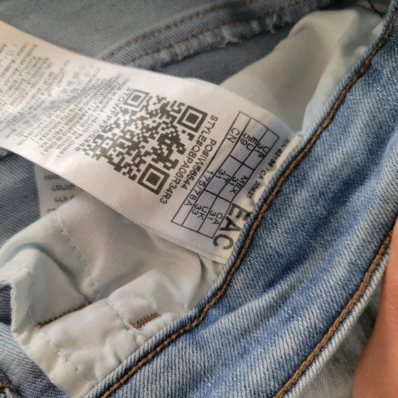 GUESS High Rise Skinny Jeans - Picture 5 of 5